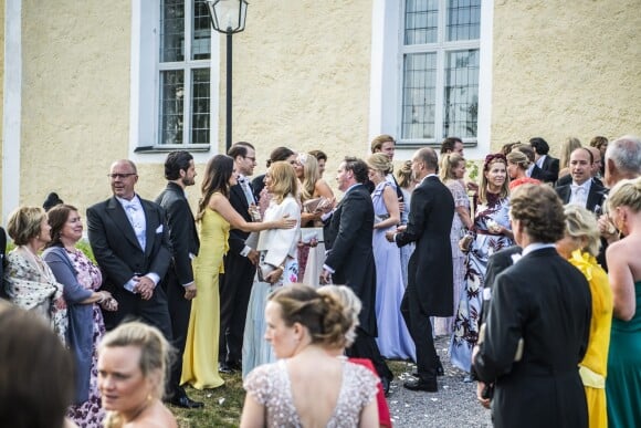 Le prince Carl Philip et la princesse Sofia de Suède, la princesse Victoria et le prince Daniel de Suède, Martina Haag, Christopher O'Neill au mariage de Louise Gottlieb et Gustav Thott à Hölö au sud de Stockholm le 2 juin 2018.
