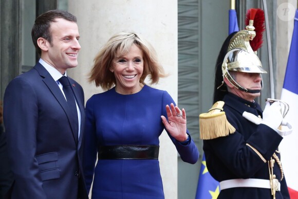 Brigitte et Emmanuel Macron raccompagnent le Grand Duc et la Grande Duchesse du Luxembourg après leur entretien au palais de l'Elysée à Paris le 19 mars 2018. © Stéphane Lemouton / Bestimage