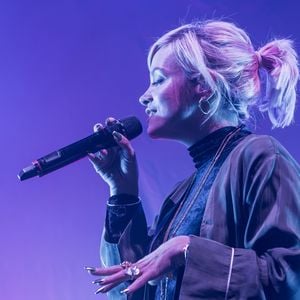 Lily Allen en concert au Knust à Hambourg, le 5 avril 2018.