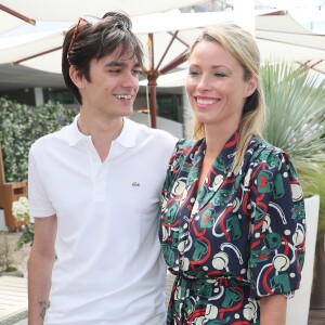 Alain-Fabien Delon et Kiera Chaplin au village des Internationaux de Tennis de Roland Garros à Paris le 7 juin 2018, jour 12. © Cyril Moreau / Bestimage