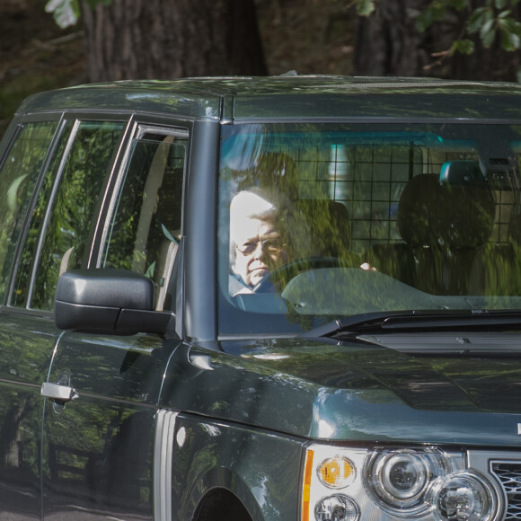 La reine Elisabeth II d'Angleterre sort en voiture du Château de Balmoral le jour du 20ème anniversaire de la mort de la princesse Lady Di. Balmoral, le 31 août 2017.