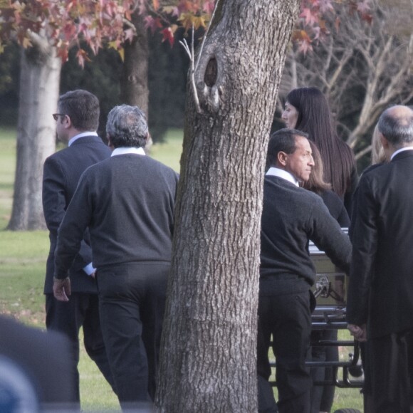 La famille et les amis suivent le cercueil - Obsèques de Ines Zorreguieta, la soeur de la reine Maxima des Pays Bas à Buenos Aires en Argentine; La petite soeur de la reine Maxima des Pays-Bas a été retrouvée morte à Buenos Aires. Agée de 33 ans, Inés Zorreguieta se serait suicidée. Buenos Aires le 8 juin 2018