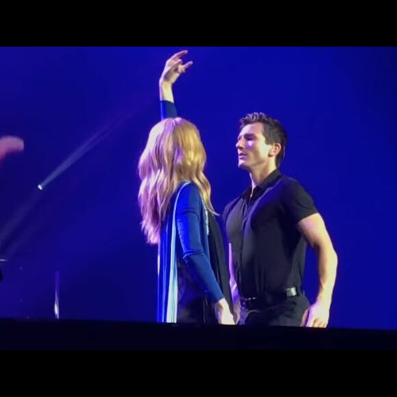 Céline Dion et Pepe Munoz partagent un duo sur "Falling into you" à Las Vegas, le 8 juin 2018