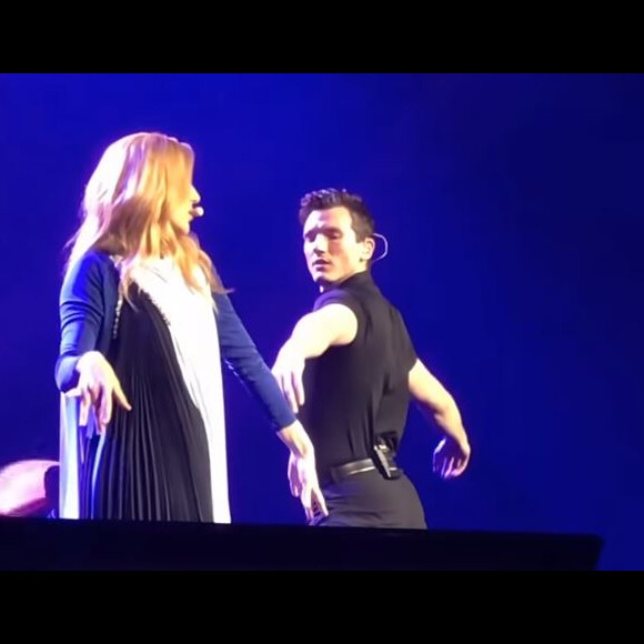 Céline Dion et Pepe Munoz partagent un duo sur "Falling into you" à Las Vegas, le 8 juin 2018