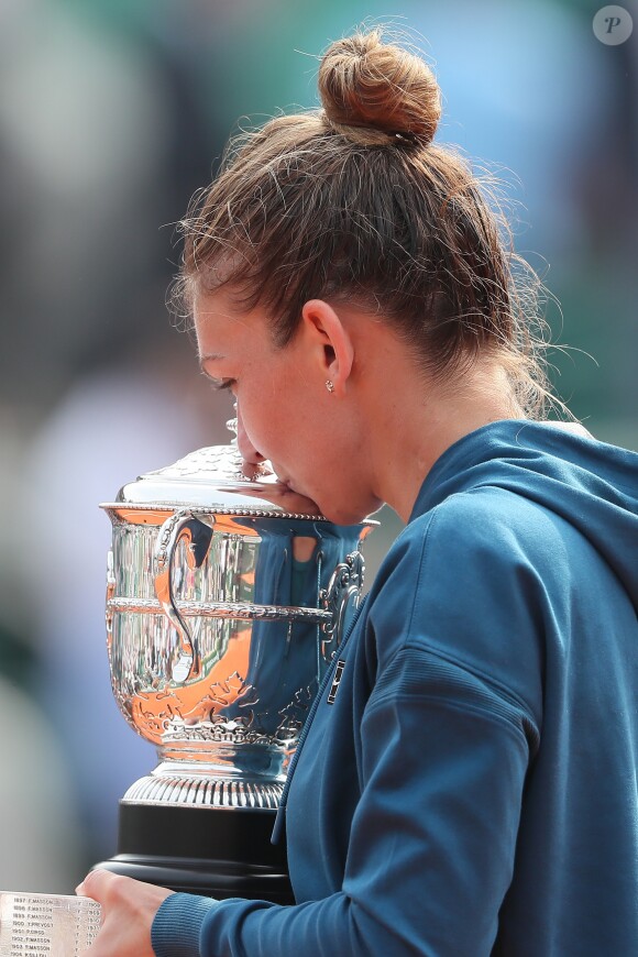 Simona Halep, gagnante des Internationaux de France de Tennis de Roland-Garros à Paris. Le 9 juin 2018 © Cyril Moreau / Bestimage