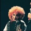 Yvette Horner avec Jacques Martin au 2e Festival de la chanson, en 2000. La reine de l'accordéon est morte à 95 ans le 11 juin 2018.