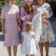 La princesse Madeleine de Suède, la princesse Leonore, la princesse Adrienne et guest - Baptême de la princesse Adrienne de Suède à Stockholm au palais de Drottningholm en Suède le 8 juin 2018