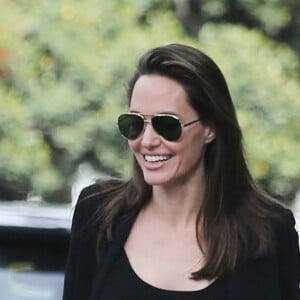 Exclusif - Angelina Jolie va déjeuner avec son fils Pax au restaurant Il Cieko la veille de la fête des mères à Beverly Hills le 12 mai 2018.