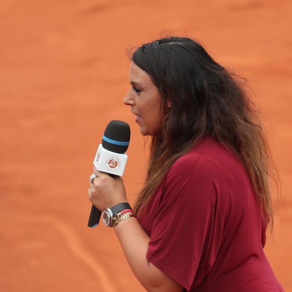 Marion Bartoli lors des internationaux de tennis de Roland Garros le 28 mai 2018. En atten­dant de redis­pu­ter des matchs, la spor­tive commente les rencontres pour Euro­sport à l'occa­sion du tour­noi de Roland-Garros. © Dominique Jacovides - Cyril Moreau / Bestimage