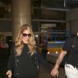Paris Hilton et son fiancé Chris Zylka sortant de l'aéroport LAX, à Los Angeles, le 18 juin 2018.