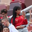 Exclusif - Georgina Rodriguez , la compagne de Cristiano Ronaldo, montre sa bague avec un gros diamant à une amie dans les tribunes du match Portugal / Maroc lors du mondial 2018 en Russie à Moscou le 20 juin 2018. © Cyril Moreau / Bestimage