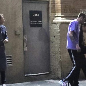 Exclusif - Ariana Grande et son compagnon Pete Davidson sortent d'un dîner chez Bobby Flay's Gato restaurant à New York le 19 juin 2018.