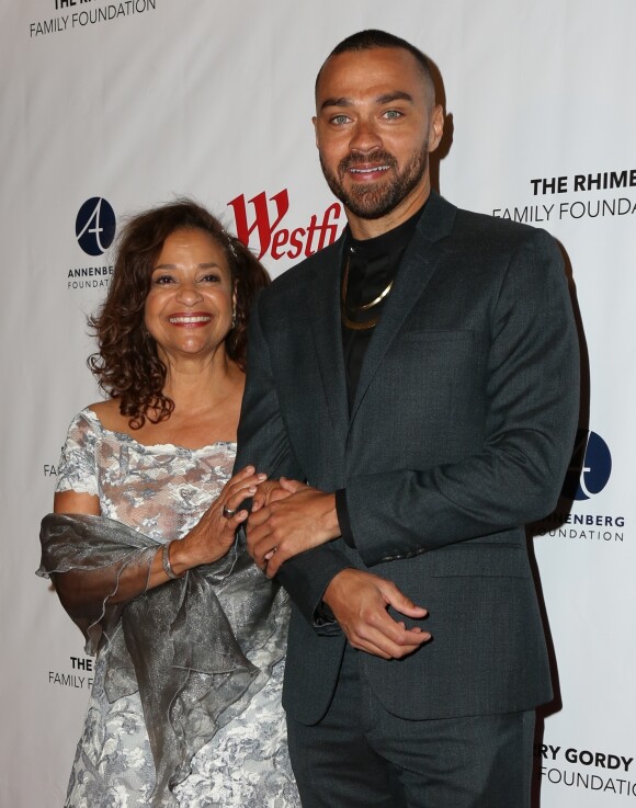 Debbie Allen, Jesse Williams à la soirée 'Turn Me Loose' au The Wallis Annenberg Center à Beverly Hills, le 15 octobre 2017.