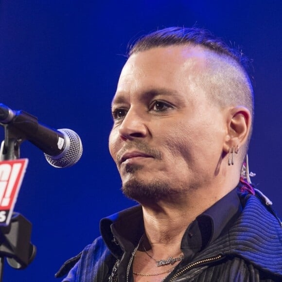 Johnny Depp - Johnny Depp remet le prix Kerrang Inspiration Award à Joe Perry à Londres le 21 juin 2018
