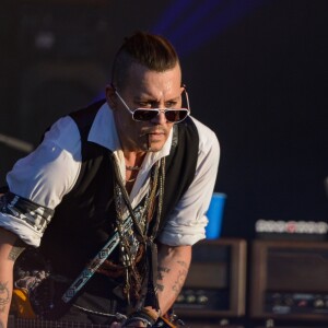 Johnny Depp et le groupe The Hollywood Vampires en concert au Hellfest, Clisson, le 22 juin 2018.