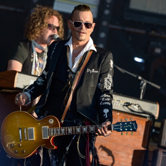 Johnny Depp et le groupe The Hollywood Vampires en concert au Hellfest, Clisson, le 22 juin 2018.