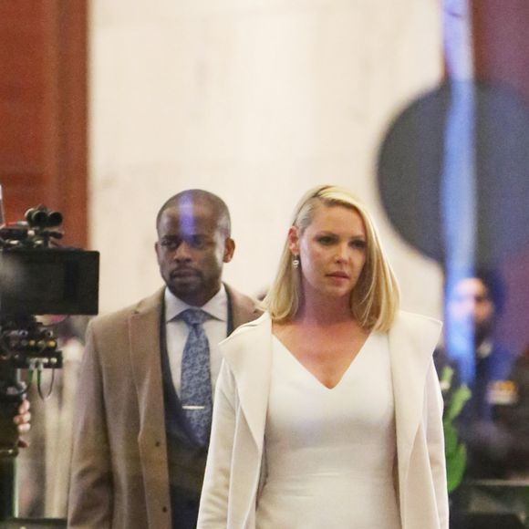 Exclusif - Katherine Heigl sur le tournage de la série Suits à Toronto le 29 avril 2018.