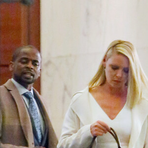 Exclusif - Katherine Heigl sur le tournage de la série Suits à Toronto le 29 avril 2018.