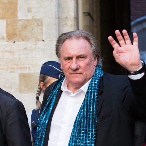 Gérard Depardieu explose de colère face à une journaliste de RTL qui lui posait des questions trop privées, lors d'une cérémonie à l'hôtel de Ville de Bruxelles, honorant sa carrière cinématographique, dans le cadre du Brussels International Film Festival de Bruxelles (BRIFF), le 25 juin 2018.