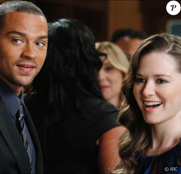 Jesse Williams (Jackson Avery) et Sarah Drew (April Kepner) dans "Grey's Anatomy" (TF1-ABC).