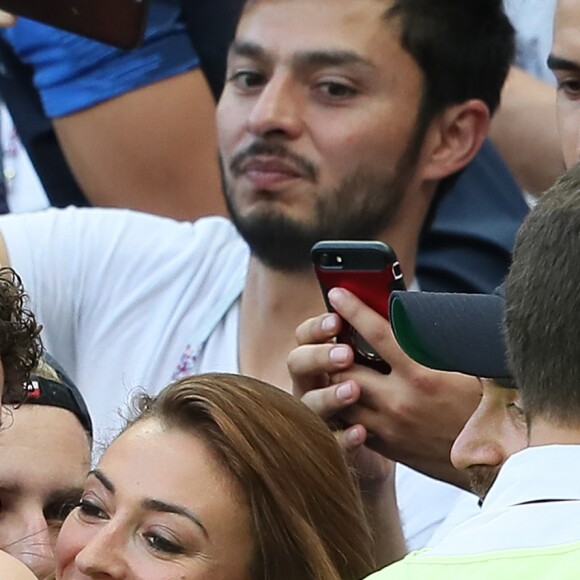 L'ex-Miss France Rachel Legrain-Trapani félicite son compagnon Benjamin Pavard après la victoire de la France face à l'Argentine lors des 8ème de finale de la Coupe du monde à Kazan en Russie le 30 juin 2018. © Cyril Moreau/Bestimage  Former Miss France Rachel Legrain-Trapani congratulates her buddy Benjamin Pavard after France's victory against Argentina in the World Cup 8th finals in Kazan, Russia on June 30, 201830/06/2018 - Kazan