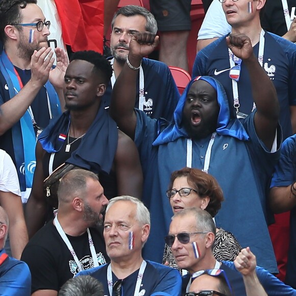 Black M (Alpha Diallo), Issa Doumbia - Célébrités dans les tribunes opposant la France à l'Argentine lors des 8ème de finale de la Coupe du monde à Kazan en Russie le 30 juin 2018 © Cyril Moreau/Bestimage  Celebrities in the stands between France and Argentina in the 8th finals of the World Cup in Kazan, Russia on June 30, 201830/06/2018 - Kazan