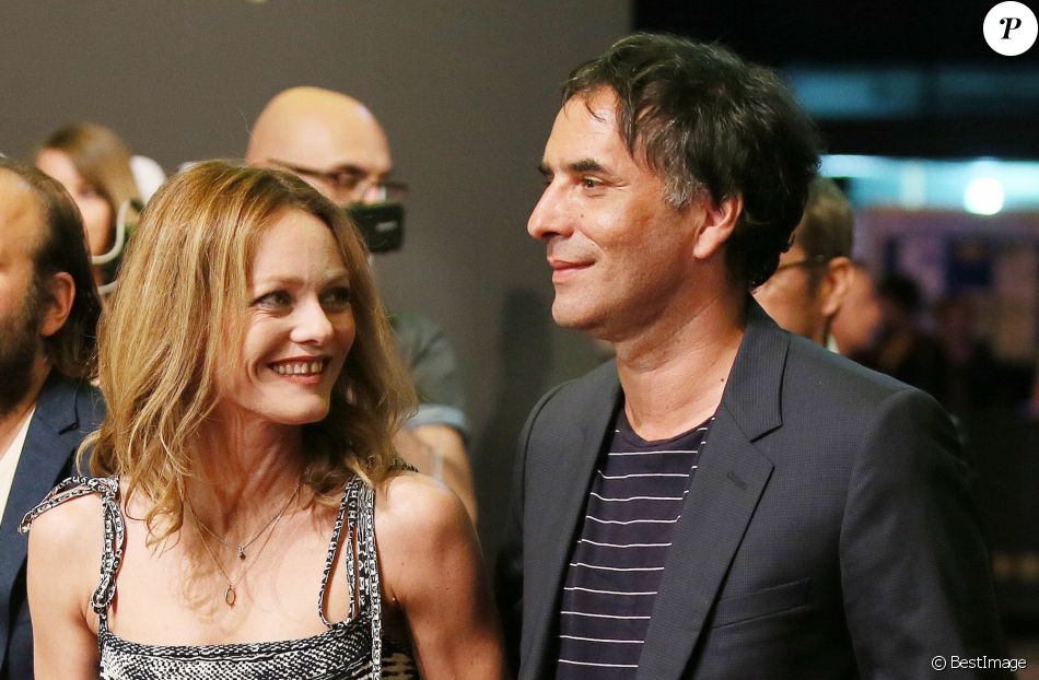 Vanessa Paradis, mariée rétro, et Samuel Benchetrit : Rayonnants à leur