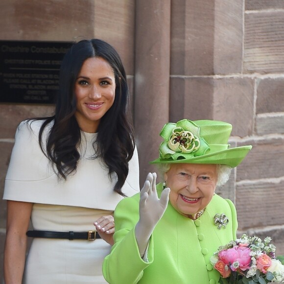 Meghan Markle, duchesse de Sussex, effectue son premier déplacement officiel avec la reine Elisabeth II d'Angleterre, lors de leur visite à Chester. Le 14 juin 2018.