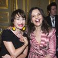 Kristin Scott Thomas et Juliette Binoche - Défilé Giorgio Armani Privé, collection Haute Couture automne-hiver 2018/19 à Paris, le 3 juillet 2018.