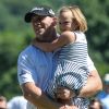 Mia Tindall avec son papa Mike Tindall sur le parcours de Celtic Manor Resort à Newport au Pays de Galles le 30 juin 2018 lors de la Celebrity Cup, un tournoi de golf caritatif.