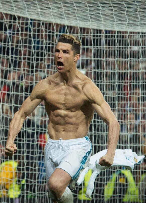 Après avoir été mené 3-0 pendant 97 minutes face à la Juventus, le Real Madrid obtient un penalty, transformé par Cristiano Ronaldo qui envoi son équipe en demi-finale de la Champions League. Madrid, le 11 avril 2018.