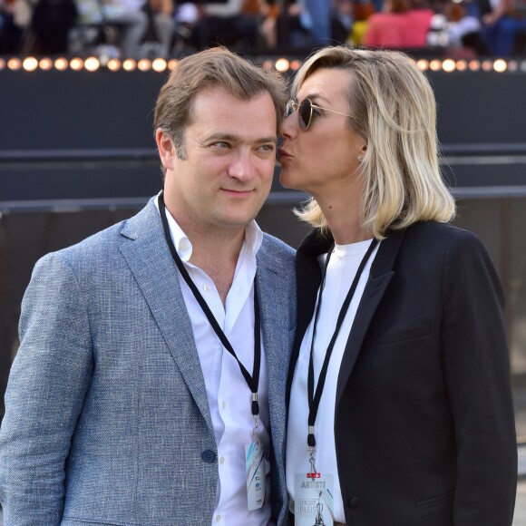 Exclusif - Laurence Ferrari et son mari Renaud Capuçon - Grand concert de l'Orchestre National de France au Champs de Mars présenté par Stéphane Bern sur France 2 pour célébrer la Fête Nationale à Paris le 14 juillet 2017 © Giancarlo Gorassini / Pierre Perusseau / Veeren / Bestimage