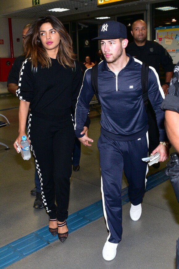 Priyanka Chopra et son compagnon Nick Jonas arrivent à l'aéroport de Guarulhos à Sao Paulo au Brésil. Le 29 juin 2018
