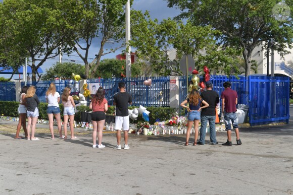 Mémorial pour le rappeur XXXTentacion, qui a été abattu (le 18 juin) alors qu'il quittait un concessionnaire de motos à Deerfield Beach, Floride, Etats-Unis, le 23 juin 2018.