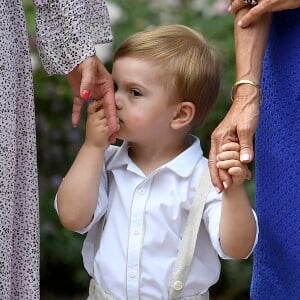 La princesse héritière Victoria de Suède, entourée de son mari le prince Daniel, ses enfants la princesse Estelle et le prince Oscar, et ses parents le roi Carl XVI Gustaf et la reine Silvia, célébrait le 14 juillet 2018 son anniversaire, rencontrant le public à la Villa Solliden sur l'île d'Öland.