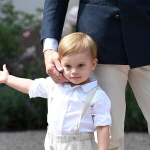 La princesse héritière Victoria de Suède, entourée de son mari le prince Daniel, ses enfants la princesse Estelle et le prince Oscar, et ses parents le roi Carl XVI Gustaf et la reine Silvia, célébrait le 14 juillet 2018 son anniversaire, rencontrant le public à la Villa Solliden sur l'île d'Öland.