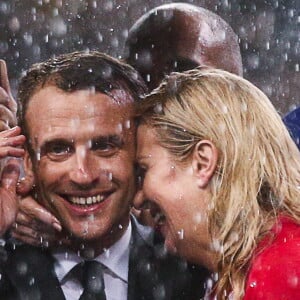 Emmanuel Macron célèbre la victoire de la France face à la Croatie (4-2) en finale de la Coupe du Monde 2018 (FIFA World Cup Russia2018), le 15 juillet 2018.