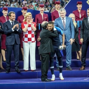 Gianni Infantino, Vladimir Poutine, Emmanuel Macron et Kylian Mbappé, la présidente de Croatie Kolinda Grabar-Kitarovic - Finale de la Coupe du Monde de Football 2018 en Russie à Moscou, opposant la France à la Croatie (4-2). Le 15 juillet 2018 © Moreau-Perusseau / Bestimage