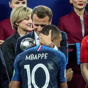 Emmanuel Macron et Kylian Mbappé - Finale de la Coupe du Monde de Football 2018 en Russie à Moscou, opposant la France à la Croatie (4-2). Le 15 juillet 2018 © Moreau-Perusseau / Bestimage