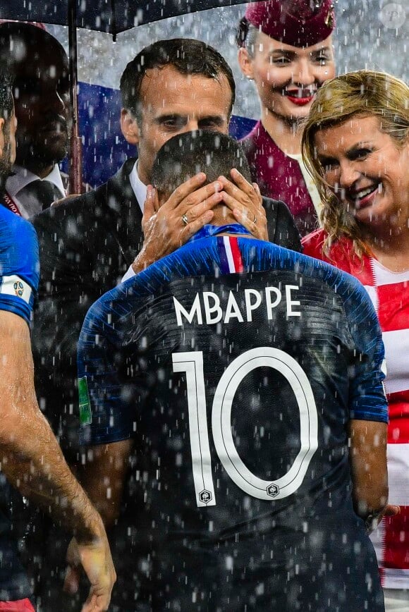 Le président Emmanuel Macron et Kilian Mbappé - Finale de la Coupe du Monde de Football 2018 en Russie à Moscou, opposant la France à la Croatie (4-2) le 15 juillet 2018 © Moreau-Perusseau / Bestimage