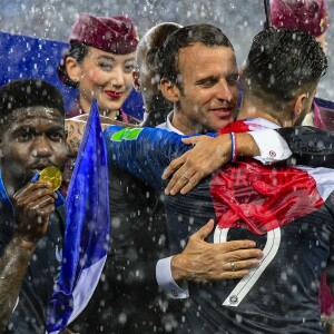 Le président Emmanuel Macron et Olivier Giroud - Finale de la Coupe du Monde de Football 2018 en Russie à Moscou, opposant la France à la Croatie (4-2) le 15 juillet 2018 © Moreau-Perusseau / Bestimage
