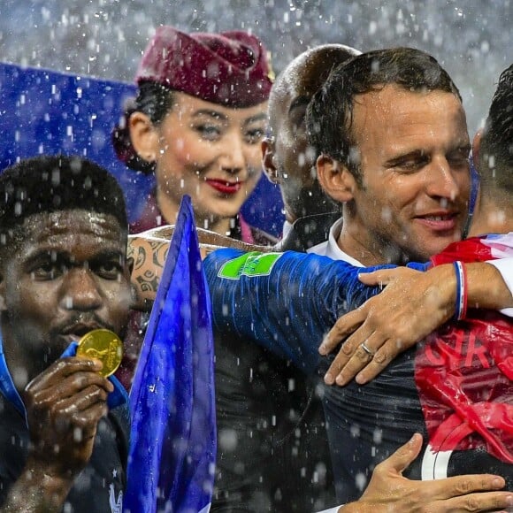 Le président Emmanuel Macron et Olivier Giroud - Finale de la Coupe du Monde de Football 2018 en Russie à Moscou, opposant la France à la Croatie (4-2) le 15 juillet 2018 © Moreau-Perusseau / Bestimage