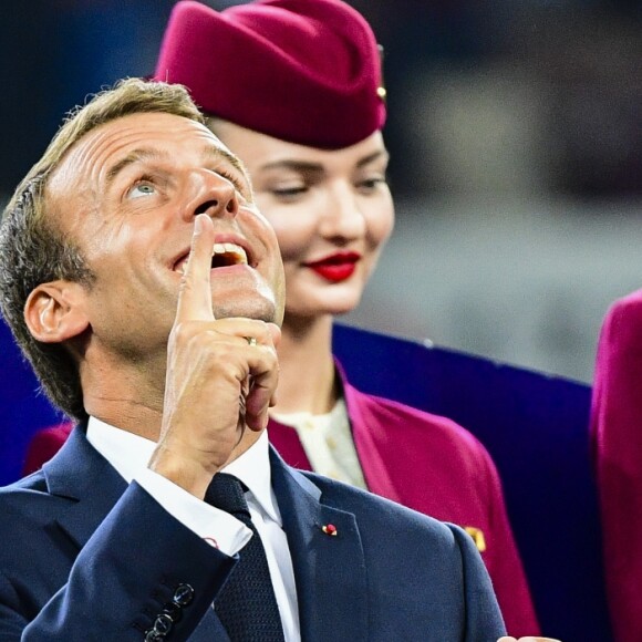 Le président Emmanuel Macron et la présidente Croate Kolinda Grabar-Kitarovic - Finale de la Coupe du Monde de Football 2018 en Russie à Moscou, opposant la France à la Croatie (4-2) le 15 juillet 2018 © Moreau-Perusseau / Bestimage Final of the 2018 Football World Cup in Russia in Moscow, opposing France to Croatia (4-2) on July 15, 2018 - Finale de la Coupe du Monde de Football 2018 en Russie à Moscou, opposant la France à la Croatie (4-2) le 15 juillet 2018 © Moreau-Perusseau / Bestimage