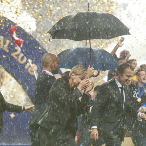 Emmanuel Macron - Finale de la Coupe du Monde de Football 2018 en Russie à Moscou, opposant la France à la Croatie (4-2) le 15 juillet 2018 © Moreau-Perusseau / Bestimage Final of the 2018 Football World Cup in Russia in Moscow, opposing France to Croatia (4-2) on July 15, 2018 - Finale de la Coupe du Monde de Football 2018 en Russie à Moscou, opposant la France à la Croatie (4-2) le 15 juillet 2018 © Moreau-Perusseau / Bestimage