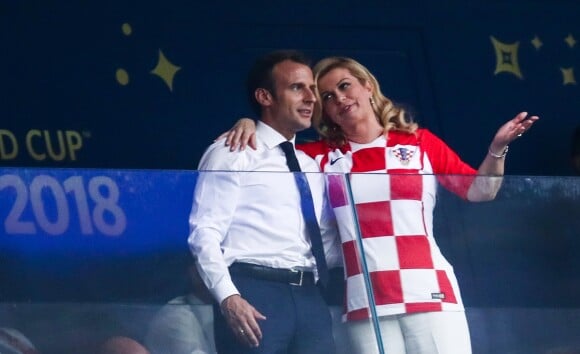 Emmanuel Macron et la présidente croate Kolinda Grabar-Kitarovic lors la victoire de la France face à la Croatie (4-2) en finale de la Coupe du Monde 2018 (FIFA World Cup Russia2018), le 15 juillet 2018.
