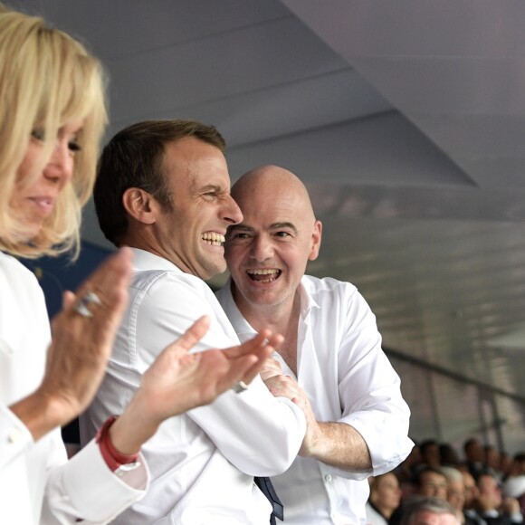 Brigitte Macron et Emmanuel Macron lors la victoire de la France face à la Croatie (4-2) en finale de la Coupe du Monde 2018 (FIFA World Cup Russia2018), le 15 juillet 2018.