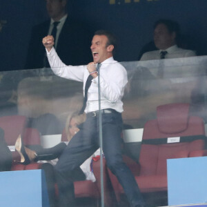 Noël Le Graët, président de la FFF, la première dame Brigitte Macron et son mari le président français Emmanuel Macron , Gianni Infantino - People au stade Loujniki lors de la finale de la Coupe du Monde de Football 2018 à Moscou, opposant la France à la Croatie à Moscou le 15 juillet 2018 © Cyril Moreau/Bestimage