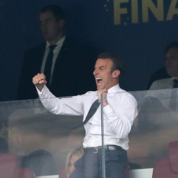 Le président français Emmanuel Macron - People au stade Loujniki lors de la finale de la Coupe du Monde de Football 2018 à Moscou, opposant la France à la Croatie à Moscou le 15 juillet 2018 © Cyril Moreau/Bestimage
