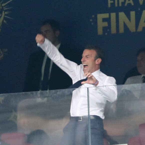 Le président français Emmanuel Macron - People au stade Loujniki lors de la finale de la Coupe du Monde de Football 2018 à Moscou, opposant la France à la Croatie à Moscou le 15 juillet 2018 © Cyril Moreau/Bestimage