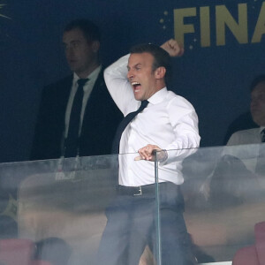 Le président français Emmanuel Macron - People au stade Loujniki lors de la finale de la Coupe du Monde de Football 2018 à Moscou, opposant la France à la Croatie à Moscou le 15 juillet 2018 © Cyril Moreau/Bestimage
